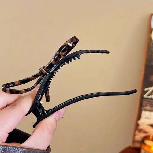 Large Size Twisted Hair Clip PU Bow Barrettes Plastic Hairpi