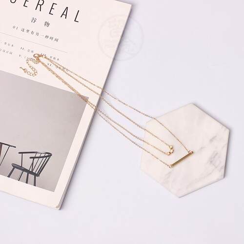 。Simple  natural and personalized multi-layer Pendant Neckl