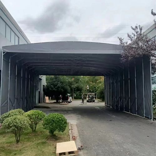伸缩式雨篷可移动折叠雨棚遮阳棚大型推拉雨棚布电动收缩驱动南京