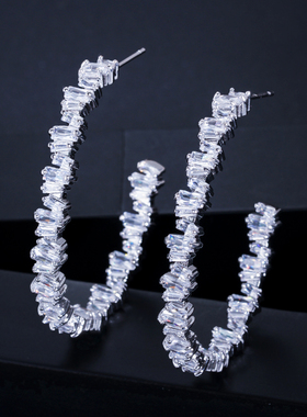 ThreeGraces Shiny Irregular Baguette CZ Crystal Big Rose Gol