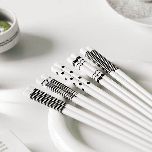 Geometric Pattern Ceramic Chopsticks Gift Set