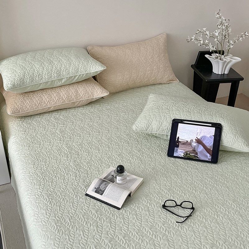 虾米猫床盖 新款天丝莱赛尔高温水洗床盖面天丝可机洗夹棉床,床上用品,床盖,淘宝优惠券,粉丝福利购,淘宝优惠卷