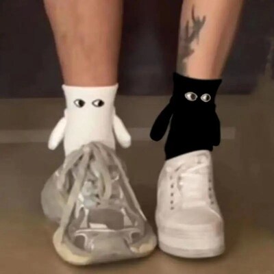 1/2Pair Magnetic Hand Holding Socks Mid Tube Cute Black And