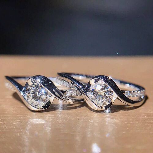 Huitan Exquisite Silver Color Ring with White Cubic Zirconia
