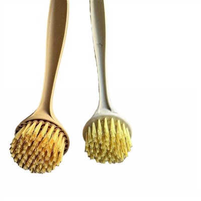 Long-handled pot brush made from wheat straw for kitchen use