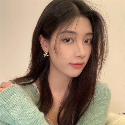 2023 New Simple Enamel White Bow Ear Clip on Earrings Female