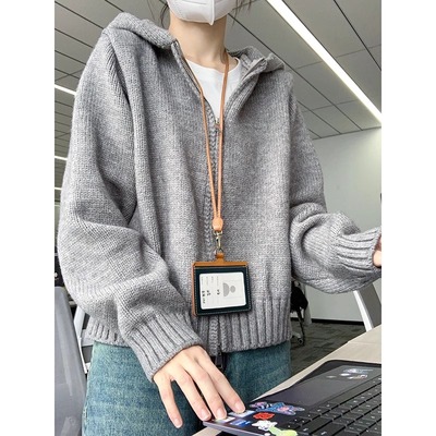 灰色连帽带帽双拉链毛衣