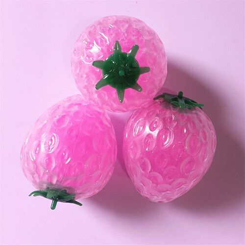 1Pcs Squeeze Toys Classic Christmas Present Spongy Strawberr