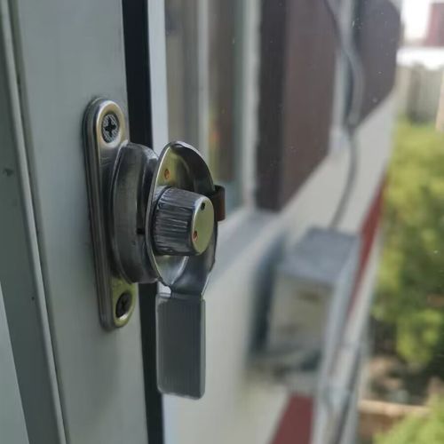 90型铝合金门窗锁扣老式推拉平移窗户月牙锁搭扣门窗月牙勾窗锁