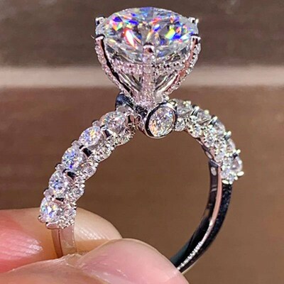 Luxury White Cubic Zirconia Engagement Rings for Women Silve