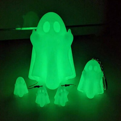 2Pcs Halloween Ghost Figurine Keychain Glow-in-the-dark 3D P