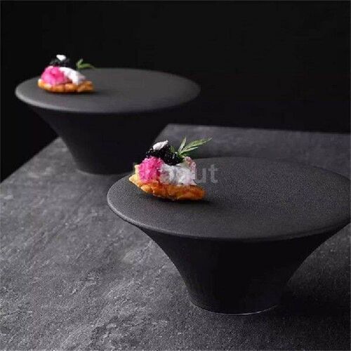 Creative High Foot black white Ceramic Dessert Plate