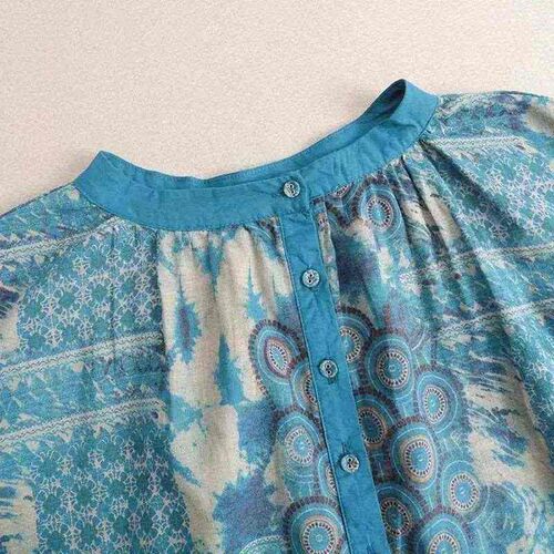 middle-aged m summer cotton and linen fashionable suit, wome