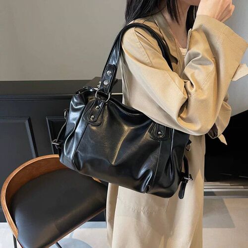 1 Piece Women Pure Color Pu Retro Large Capacity Shoulder T