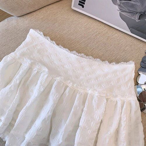 Balletcore Ruffled Skirt with Lace Trim Low Rie Tiered White