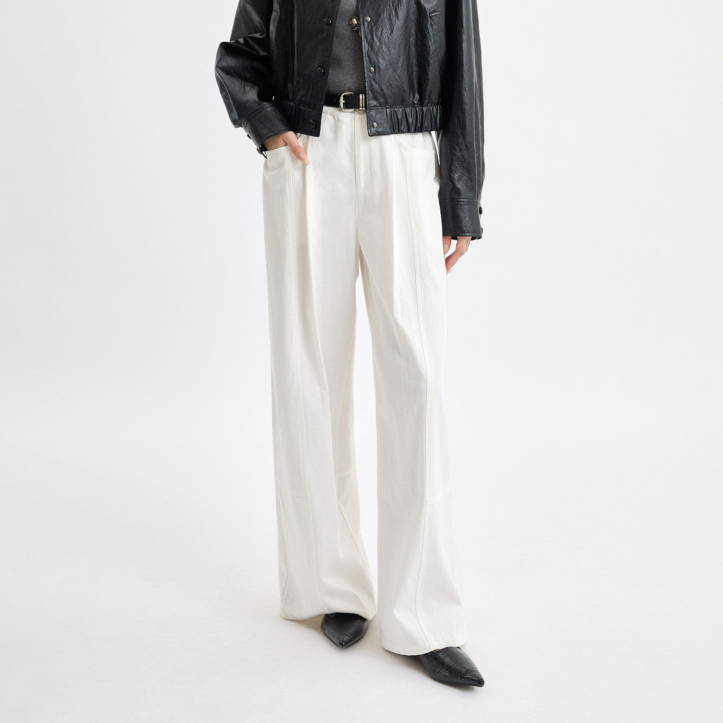 米诗薇白色高腰阔腿牛仔裤女2026春季新款褶皱宽松直筒垂感拖地裤