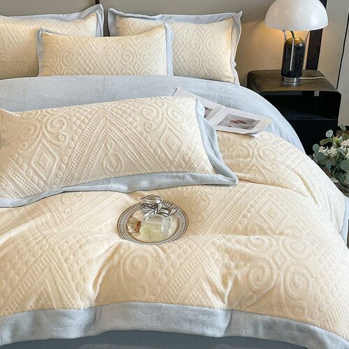 Simple Four-piece Set Of Thickened Carved Bed Sheets And Qui