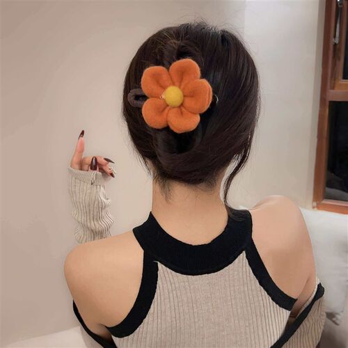 Autumn and Winter Plush Flower Duckbill Clip Hairpin Elegant