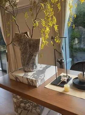 约现GD-H21代不规简则花轻瓶树脂件客厅玄关酒店办公室奢软装饰品