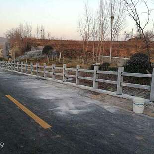 供应青石简易石栏杆 青石三横梁石栏杆河流小溪行人石护栏