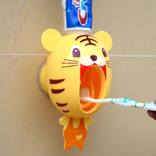 Cartoon Child Toothpaste Squeezer Bathroom Accessories Set A