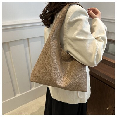 Fashionable Woven Popular Commuter Tote Bag, Simple Niche Ar