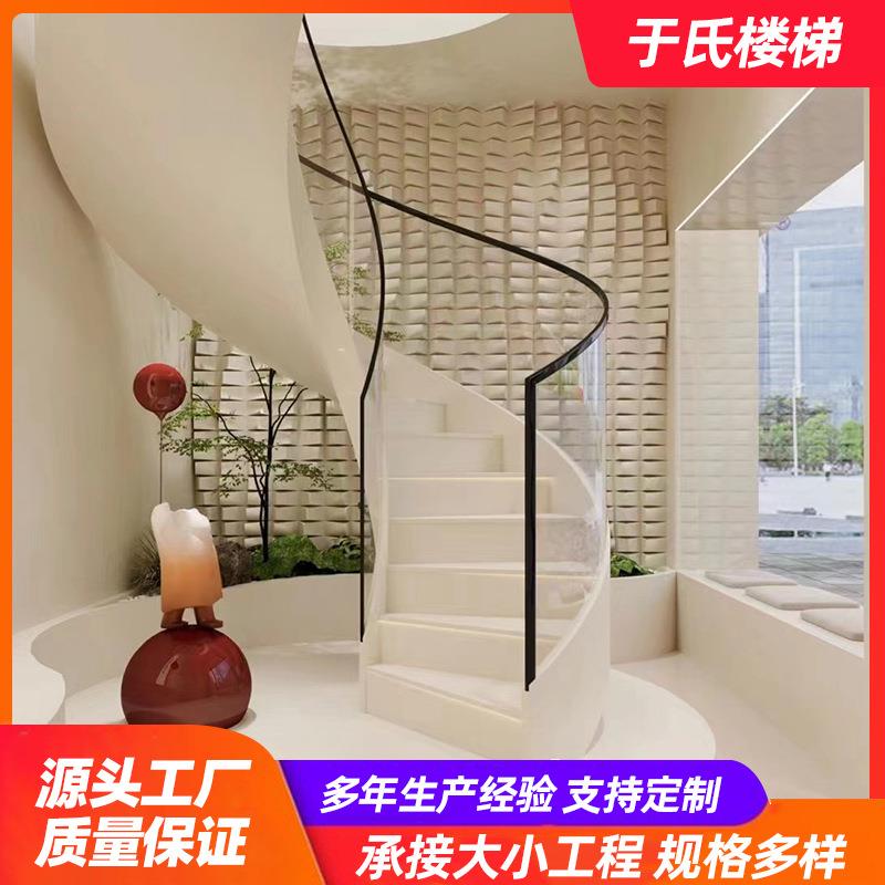 塑钢爬梯中柱旋转楼梯双侧护栏弧型微旋钢木扶手立柱楼梯厂家直销