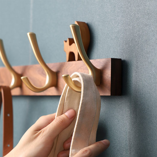 衣柜挂钩免打孔胡桃木质衣钩进门玄关排钩墙上实木门后门背挂衣架