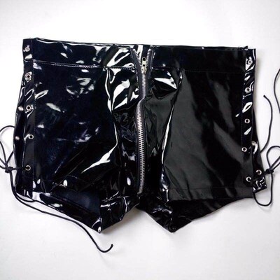 Lace-up zippered leather shorts 系绳拉链紧身皮短裤