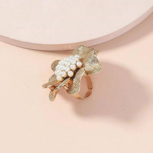 Luxury Fashion Pearl Flower Rings for Women Retro Simple Adj