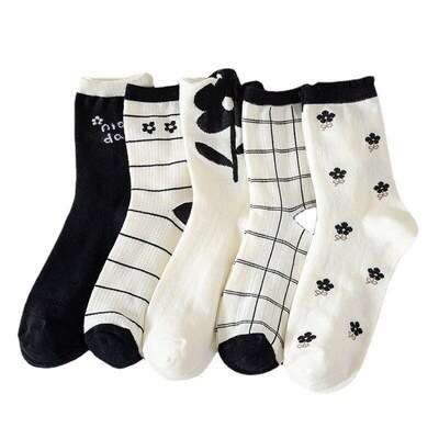 Cute Girls Cotton Socks Versatile BlackWhite Ins Socks Mid T
