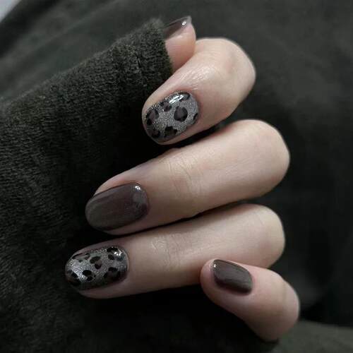 24Pcs Short Round Head Press on Fake Nails with Black Dot De
