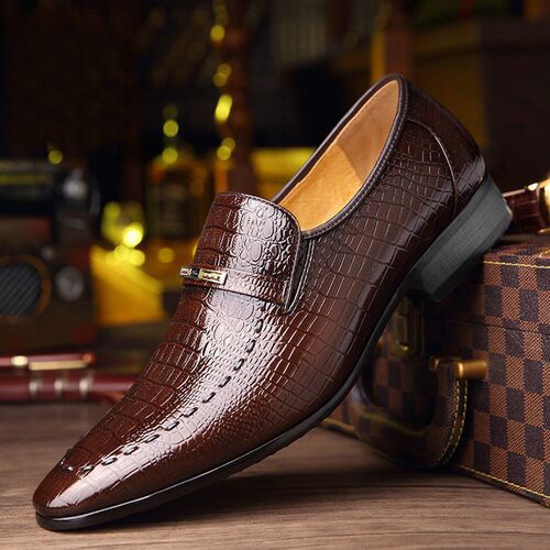 2023 New Mens Casual Shoes Classic Low-Cut Embossed Leather
