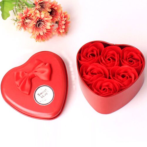 Give Your Girlfriend 6 Soap Flowers, Roses, Heart-shaped Gif