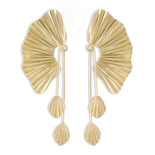 。Beautiful spring and summer exaggerated oversized fan-shap