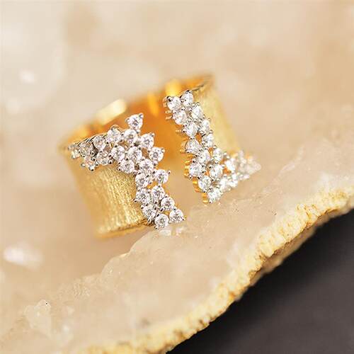 Huitan 2023 New Fashion Womens Finger Ring with CZ Stone Wi