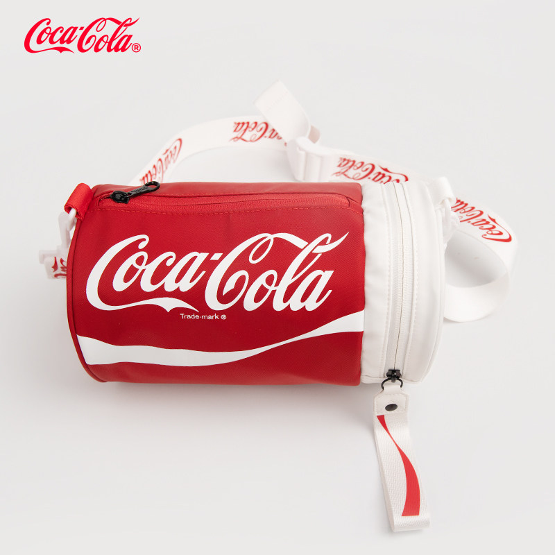 Coca-Cola可口可乐斜挎包2026年新款女大学生轻便携带收纳单肩包