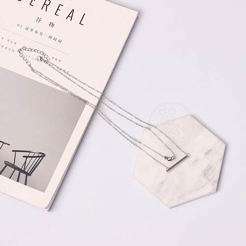 。Simple  natural and personalized multi-layer Pendant Neckl