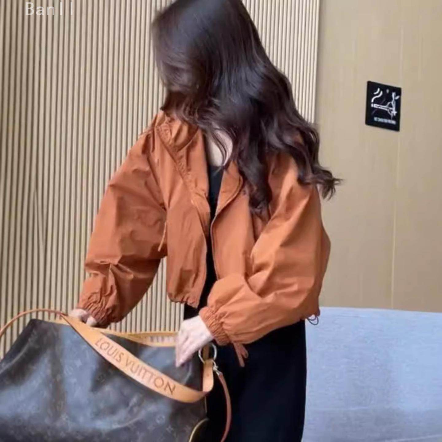 2025春秋新款连帽短款冲锋衣外套女设计感小个子休闲宽松夹克上衣,女装/女士精品,短外套,淘宝优惠券,粉丝福利购,淘宝优惠卷