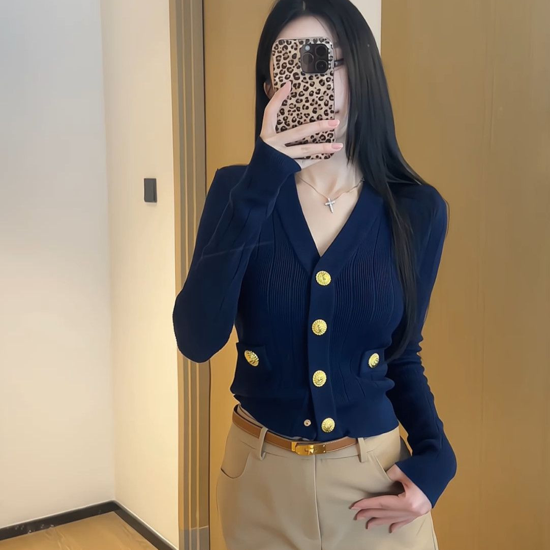 2026年春新款定染冰曲纱经典钮扣v领薄针织开衫女轻薄长袖上衣,女装/女士精品,毛针织衫,淘宝优惠券,粉丝福利购,淘宝优惠卷