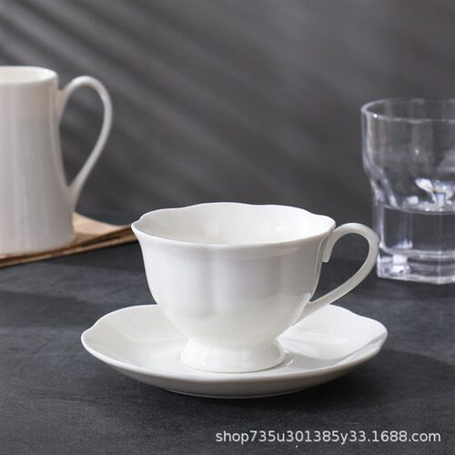 European Style Ceramic ffee Cup And Saucer Latte Flower Cup