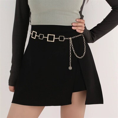 New rendy Dainty Wide Metal Waist Chain with Interlocking Sq