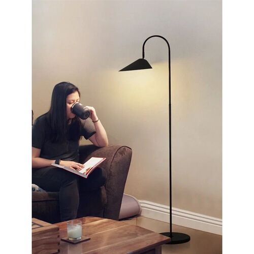 Cream Style Medieval Floor Lamp Minimalist Bedroom Homestay