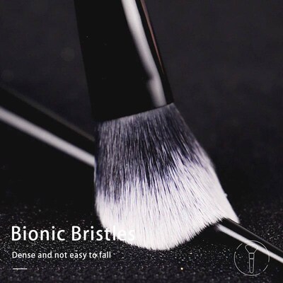 Kat Von D- Makeup Brush 25 Blush Brush Soft Fiber Hair