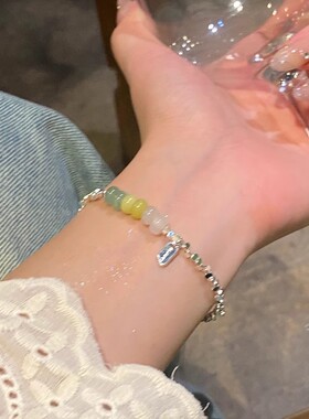 小众幸运字母吊牌手链女夏季彩色串珠手串小红书同款手饰品