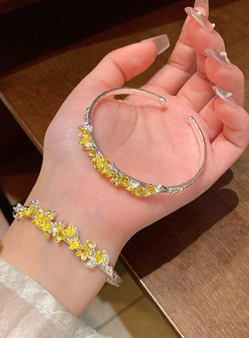 繁华似锦桂花月挂花朵手镯小红书同款开口可调节手环手饰品