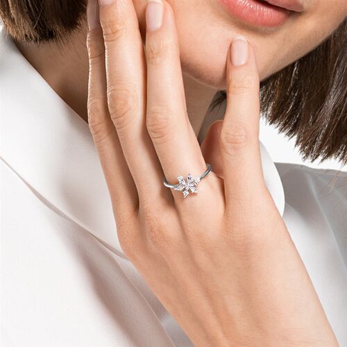 Elegant Temperament White Snowflake Flower Shaped Ring Simpl