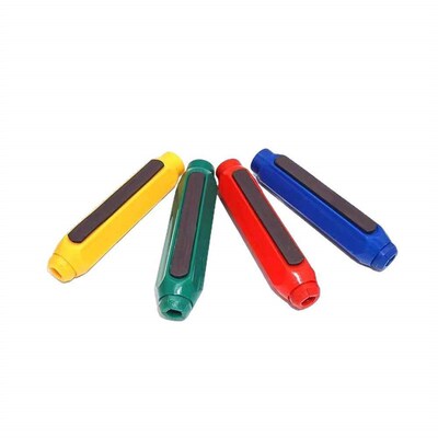 New chalk holder design, keeps hands clean, made of teaching
