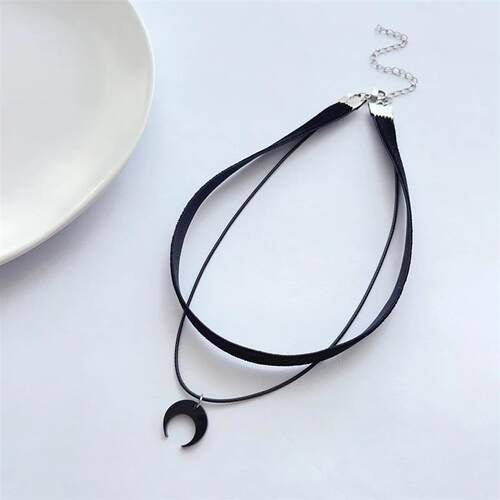 Sweet and cute black acrylic Moon Crescent pendant velvet st