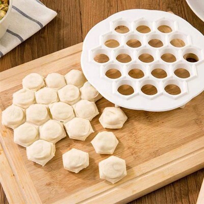 Dumplings Mold Pelmeni Maker Plastic 19 Holes Russian Ukrain